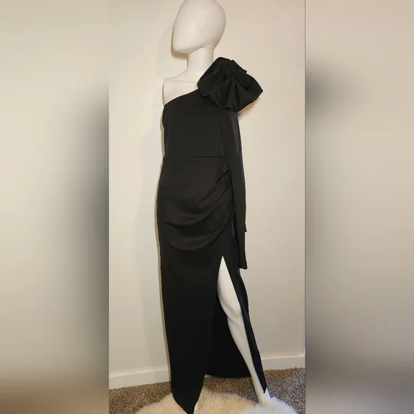 Showpo Black One Shoulder Gown Dress With Statement Bow & High Slit Size 8 - Picture 1 of 15